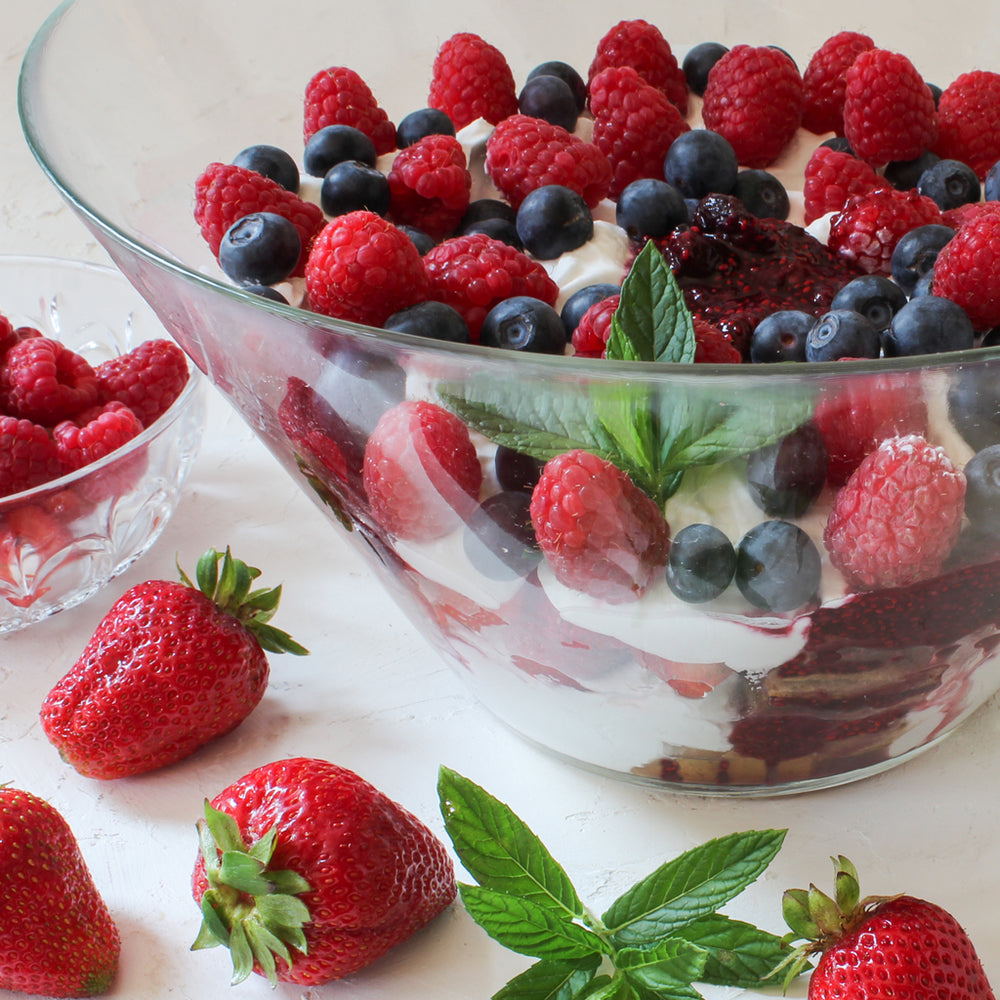 Triple berry yogurt trifle (paleo & vegan) - Luvele AU